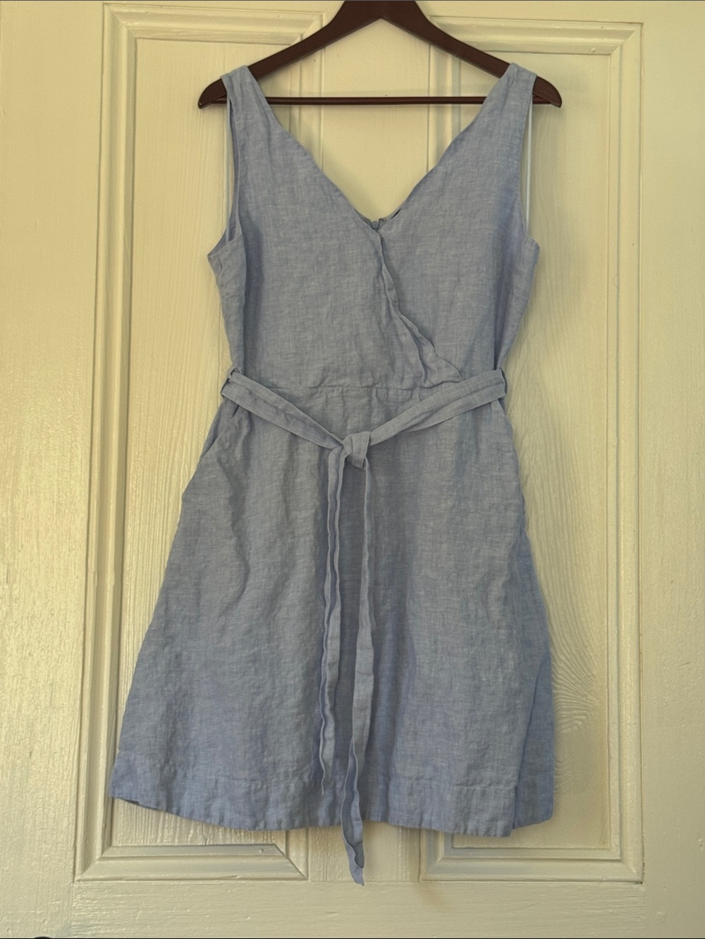 Tahari 100% linen pale blue dress size 10